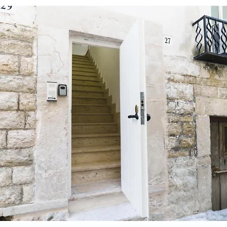 Alibi Suites Princess Άντρια